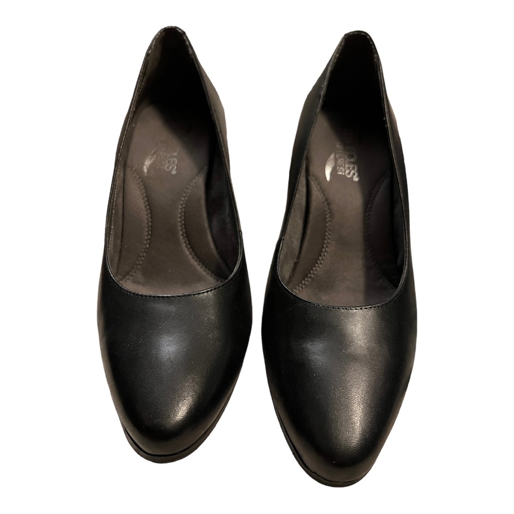 Aerosoles black leather chunky heels